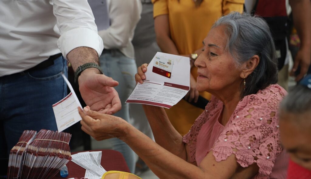 ¿Cuánto aumentará la Pensión Bienestar para adultos mayores en enero 2026?
