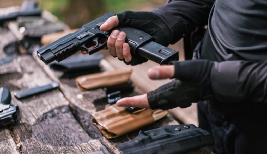 Fortalecen alianza contra el lavado de dinero y tráfico de armas entre México y EEUU Formalizan alianza contra el lavado de dinero y tráfico de armas entre México y EEUU