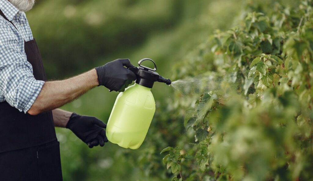 Trump refuerza la producción interna de glifosato, sustancia considerada cancerígena